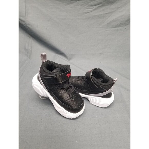 Jordan Max Aura 5 Slip On Sneakers Children's Size 5 Black White NEW IN BOX! - Picture 1 of 6